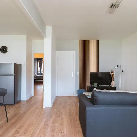 Moderne Pour 5 Personnes 洽马来里斯